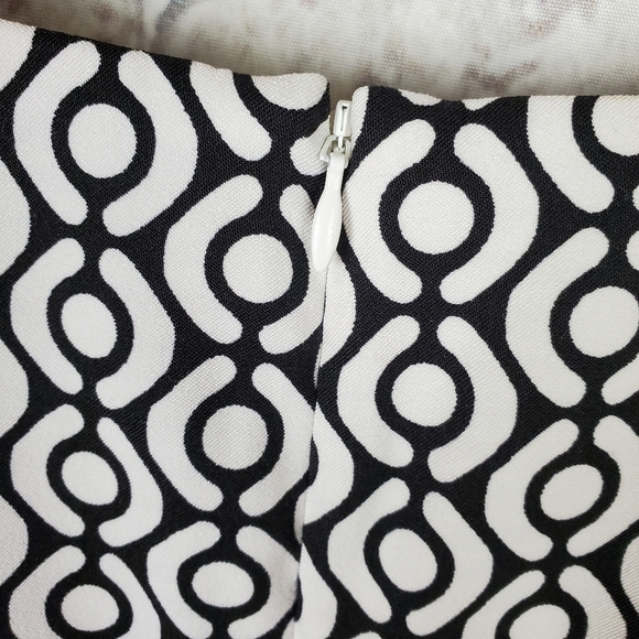 Mario Serrani Sleeveless  Sheath Dress Size Large Black White Geometric - Picture 8 of 11